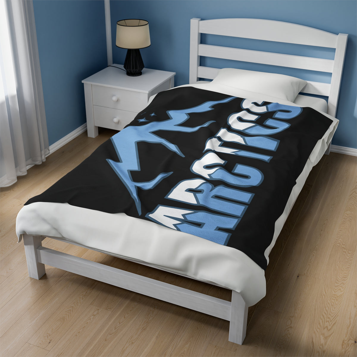 Arctics Cozy Velveteen Plush Blanket